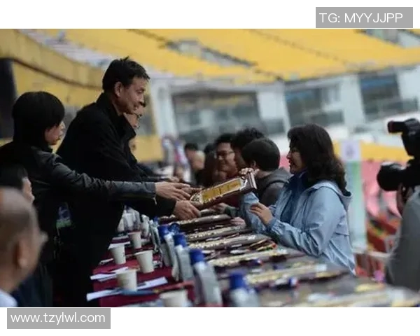 国际足球明星齐聚香港共襄盛举球迷热情高涨期待精彩对决