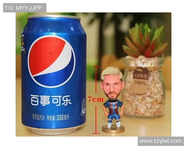 梅西足球明星人偶形象展示与收藏价值解析